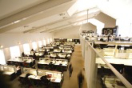 早稲田大学 約49万冊の蔵書を誇る戸山図書館。多くの学生が利用しています