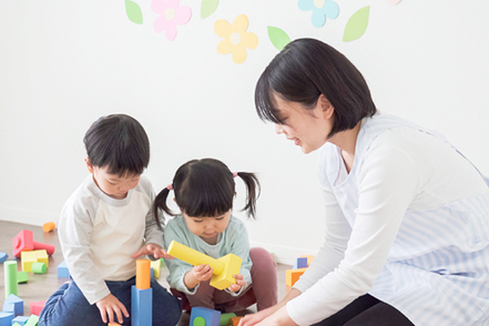 実践女子大学 保育・教育指導の基礎（幼児保育専攻）／幼稚園、小学校、保育所、日野市の行事やボランティアなどの現場体験を通じて学びます