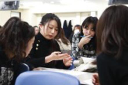 東京福祉大学 グループディスカッションやロールプレイを通してソーシャルワークのスキルを養う授業など、演習が多く設置されています