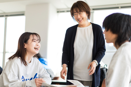 大阪国際大学 仲間や教員とともに議論をしながら学びを深めるのも大学の醍醐味！