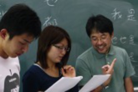関西大学 英語や中国語の教員免許を取得し、多様な教育現場のニーズに応えられる教員に