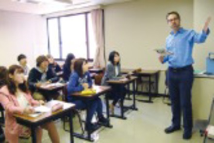 摂南大学 英語を学ぶだけでなく「英語で学ぶ」ことを実践。ビジネスで使える高度な英語力を育みます。