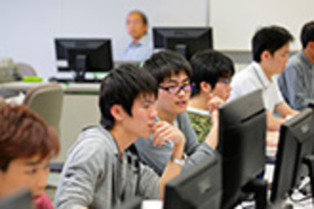 長崎県立大学 情報技術とシステムデザインの多様な学びを可能にするカリキュラムを用意