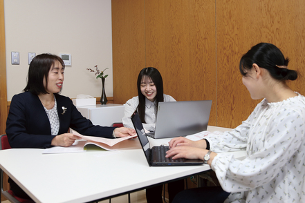 山形県立米沢栄養大学 少人数教育・きめ細かな指導により、管理栄養士の国家資格が目指せます