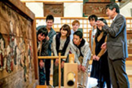 京都産業大学 「京都文化フィールド演習」では、京都という地域全体を学びのフィールドとし、日本文化・京都文化の本質を探る
