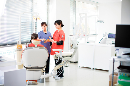 神戸常盤大学 歯科予防の知識を基に歯周疾患の予防や治療方法を修得します