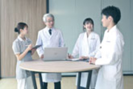 岐阜医療科学大学 全学科合同での「チーム医療演習」。薬学科が加わり、さらに充実していきます。