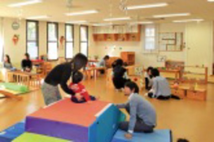 西南学院大学 市の委託を受けて運営する「西南子どもプラザ」では、学生が積極的に活動しています