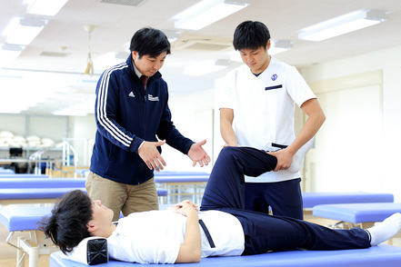 大阪河崎リハビリテーション大学 経験豊かな先生たちが丁寧に指導。座学と豊富な実習で専門知識と技術を身につけます