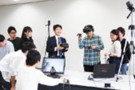 江戸川大学 VR（バーチャルリアリティ）やMR（複合現実）などを体験し、クリエイティブなスキルを磨きます