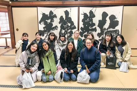 神戸松蔭大学 文学部での学びを活かして、留学生の「日本語パートナー」になることもできます