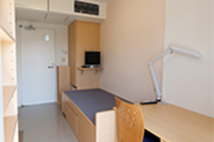 岩手医科大学 医学部の１年生は全寮制。矢巾キャンパス敷地内にある全室個室・充実した共用スペースの学生寮で、大学へのアクセスも良好