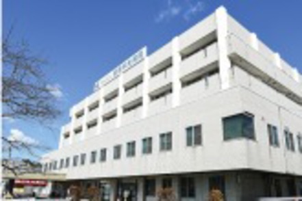 東京医療保健大学 主な実習先となるJCHO船橋中央病院から船橋キャンパスまで徒歩３分。医療現場を肌で感じることができる学び環境