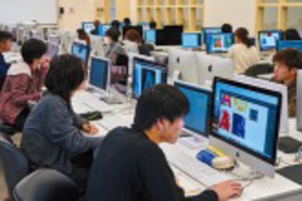 西日本工業大学 2D CAD、3D CAD、Illustratorなど、デザインに必要なスキルをしっかりと修得