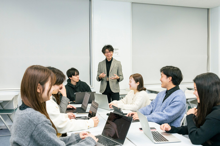 麗澤大学 グループワークやアクティブラーニングが多く、アウトプットをしながら学びを深めていきます