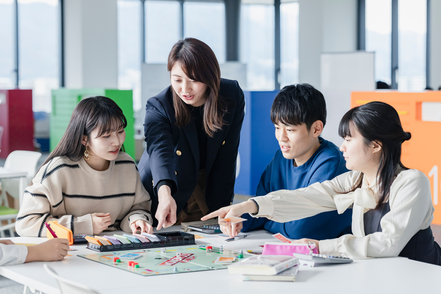 広島経済大学 【経営学科】経営学を構成する3つの分野を効率的に学び、新ビジネスの創造を目指す人材を育成します