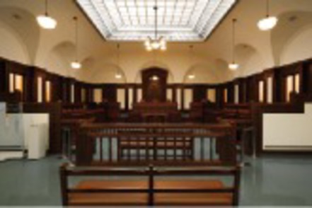 桐蔭横浜大学 映画『私は貝になりたい』の舞台となった旧横浜地方裁判所陪審法廷が移築・復元されています。