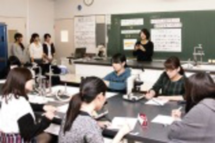 名古屋葵大学 子どもたちが目を輝かせる授業の実践力を学びます