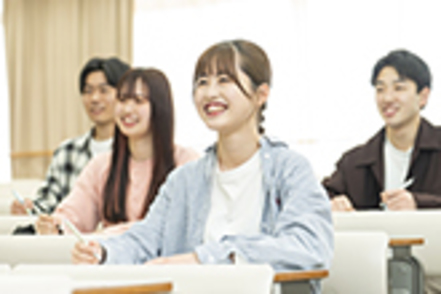 神戸親和大学 きめ細かなサポートと徹底した「教員採用試験対策セミナー」で試験対策を行います。
