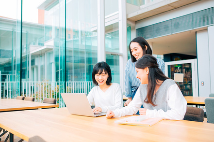 和洋女子大学 AIを中心とするデジタル技術を活用したプロジェクト型の授業で、学びを深めていきます