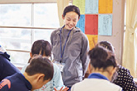 神戸女子大学 教育実習とは異なる「学校インターンシップ」で実践力を養う