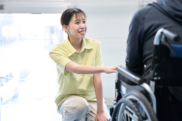 介護福祉士として働く田中　萌瑛さん