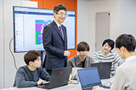 大阪国際工科専門職大学 AI・IoT・ロボットからゲーム・CGまで2学科5コース。未来をつくるデジタル人材を育成