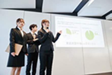 追手門学院大学 企業の協賛を受け、追手門学院大学ベンチャービジネス研究所と「追大学生ビジネスプラン・コンテスト」を共催。