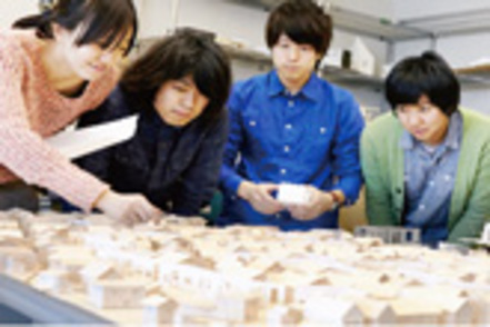 高知工科大学 安全・安心、そして心豊かな暮らしを実現するために、物事をシステムとしてとらえ、総合的なものづくりができる人材育成をめざす