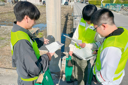 常葉大学 インタビューやアンケートなど、さまざまな調査を通じて、現実の課題にどう向き合うかを考える姿勢を養います。