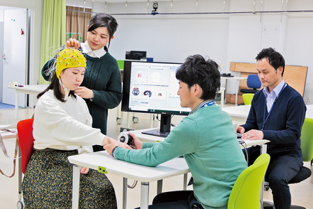 畿央大学 健康イノベーション学科（仮称）では健康とデータサイエンス、ビジネスの学びを通じ、新時代の健康を創造する力を育みます