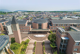 畿央大学