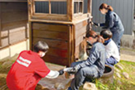 大手前大学 学外のプロジェクト参加で、表現することの社会的意義を学ぶ。古民家の再生など、地域社会に根ざした授業を展開します。