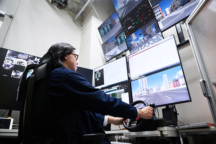 芝浦工業大学 3年次から、それぞれの研究室で試行錯誤を重ねて、卒業研究に取り組みます。