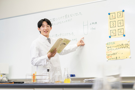 関西福祉大学 豊富な実践形式の授業の中で、教育者・保育者に求められる専門性を深めていける学びがあります