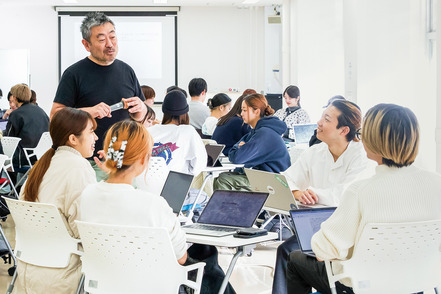 武蔵野大学 伊藤羊一学部長をはじめ、教員はベンチャー企業経営者、NPO創業者など現役実務家が中心です。