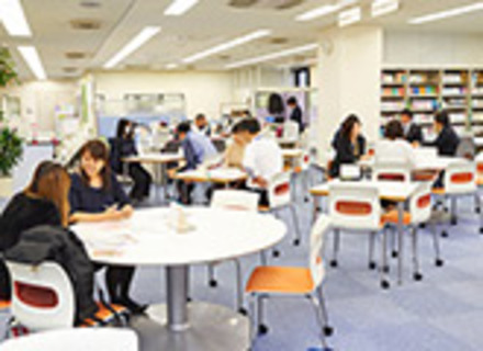 駿河台大学の特長3