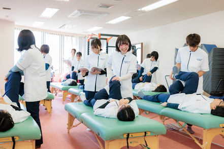 北海道文教大学 ●リハビリテーション学科(作業療法学専攻)／高度な専門性を持つスペシャリストの手厚い指導が受けられる！