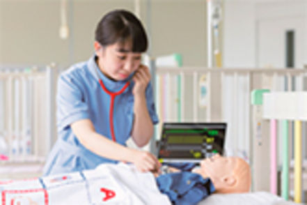 広島国際大学 少人数制の実習などを通じて、主体的に考え動く習慣が身につくため、チーム医療で活躍できる力が磨けます