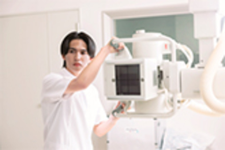 広島国際大学 充実した設備で実践さながらの経験が積めます。総合病院レベルの環境で、学びたいときにいつでも学べます