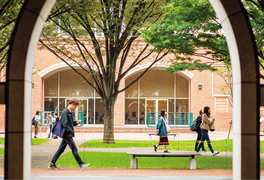 学習院大学