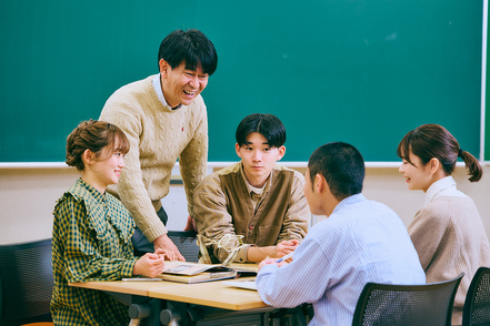 京都光華大学※仮称 音楽、図工、体育などの実技教科を理論と実践で体系的に指導。ピアノは個別指導と充実した施設が魅力。