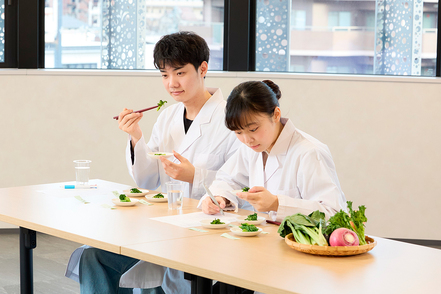 京都光華大学※仮称 健康栄養学科 管理栄養士専攻では「メディカル栄養コース」と「食創造コース」の2つのコースでより専門性の高い管理栄養士を養成