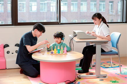 京都光華大学※仮称 言語聴覚専攻では、併設の光華幼稚園・光華小学校で子どもの言語能力の発達をリアルに学ぶことができます。
