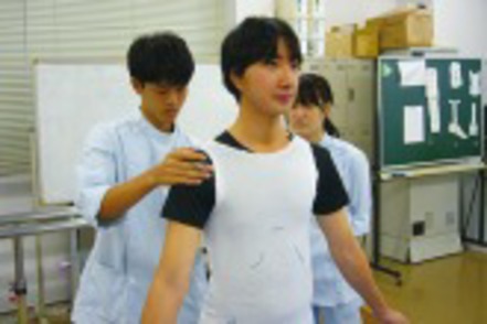 人間総合科学大学 関東で唯一の、義肢装具士養成大学。義肢装具士に必要な、総合的な人間理解も養います