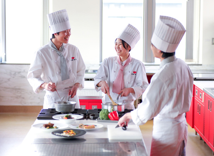 国際調理製菓専門学校の特長１