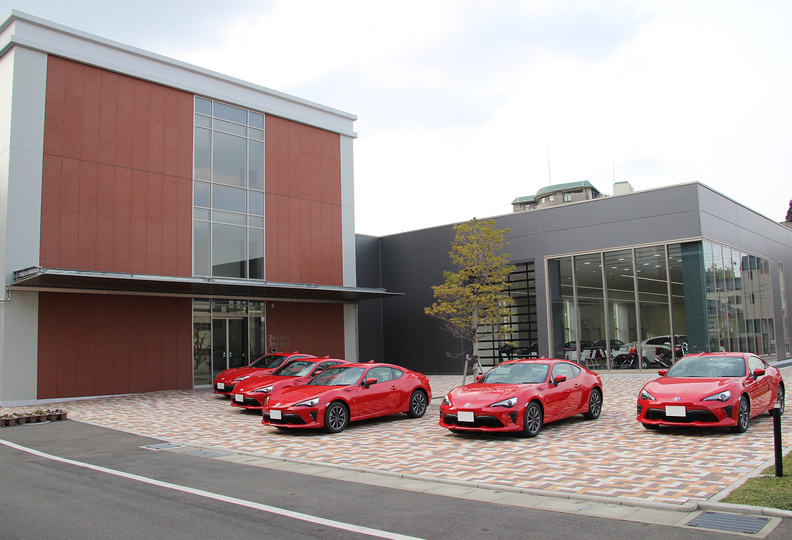 専門学校西日本昴自動車工科大学校の風景