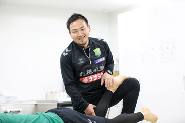 スポーツトレーナーとして働く中野渡　裕人さん