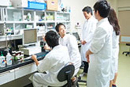 奥羽大学 学生一人ひとりに目が行き届くきめ細かな教育を行います