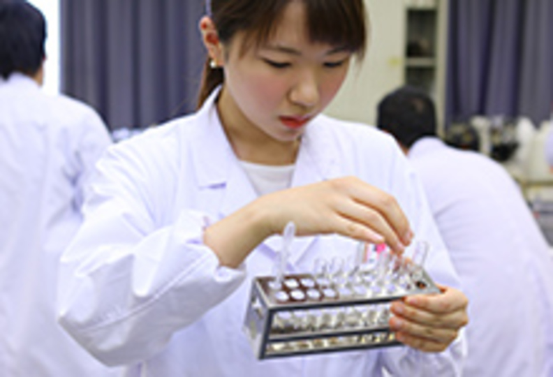 大阪行岡医療専門学校長柄校の風景